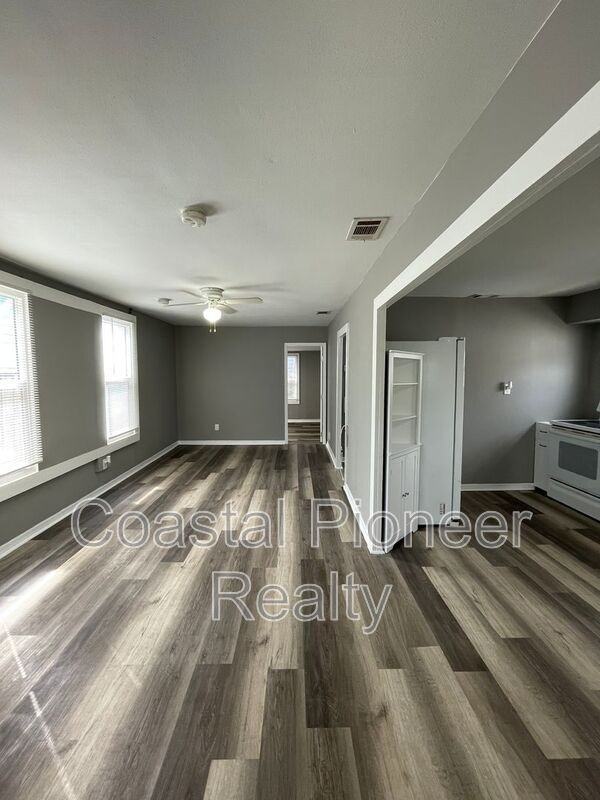 602 S Prospect Ave - Photo 5 of 15