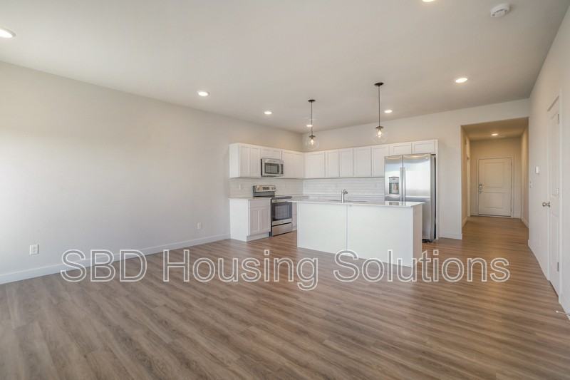 12416 S Parkwood Ln - Photo 5 of 12