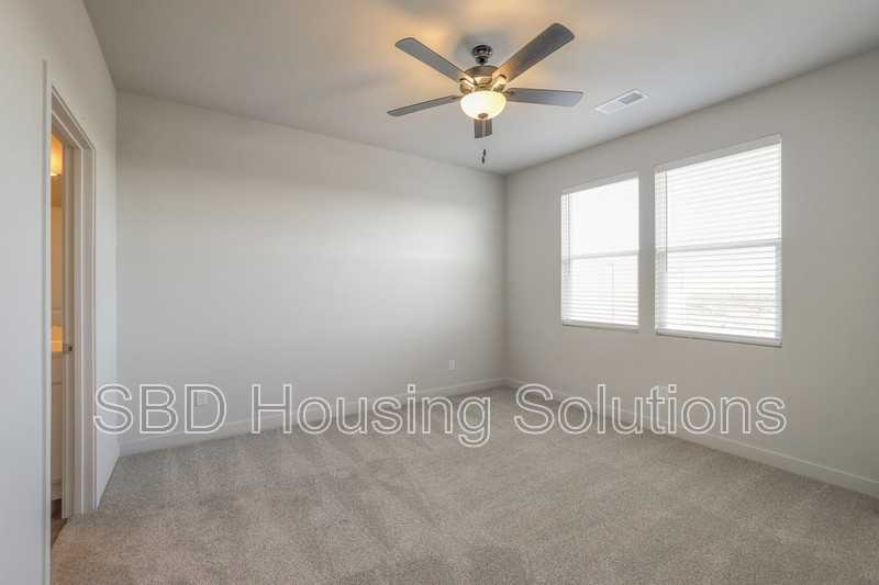 12416 S Parkwood Ln - Photo 7 of 12