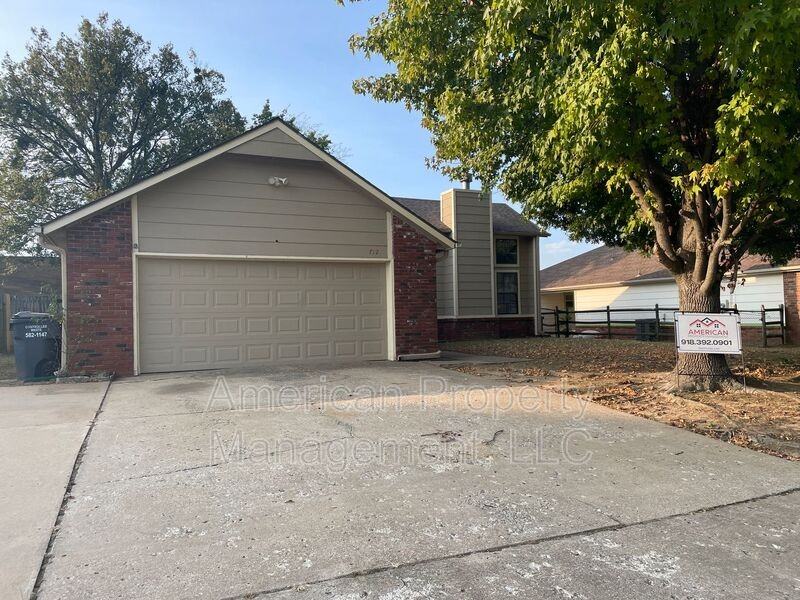 712 W 119th Pl S - Photo 2 of 27