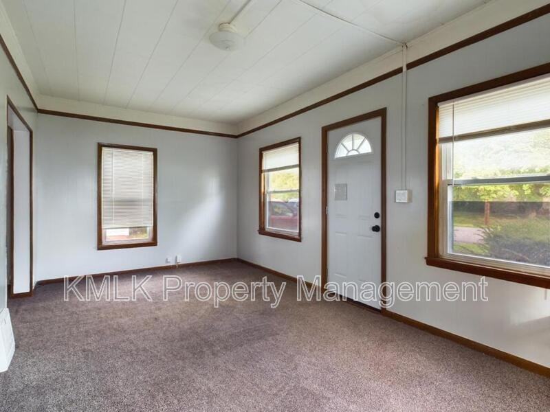 1128 Cordova Ave - Photo 5 of 26