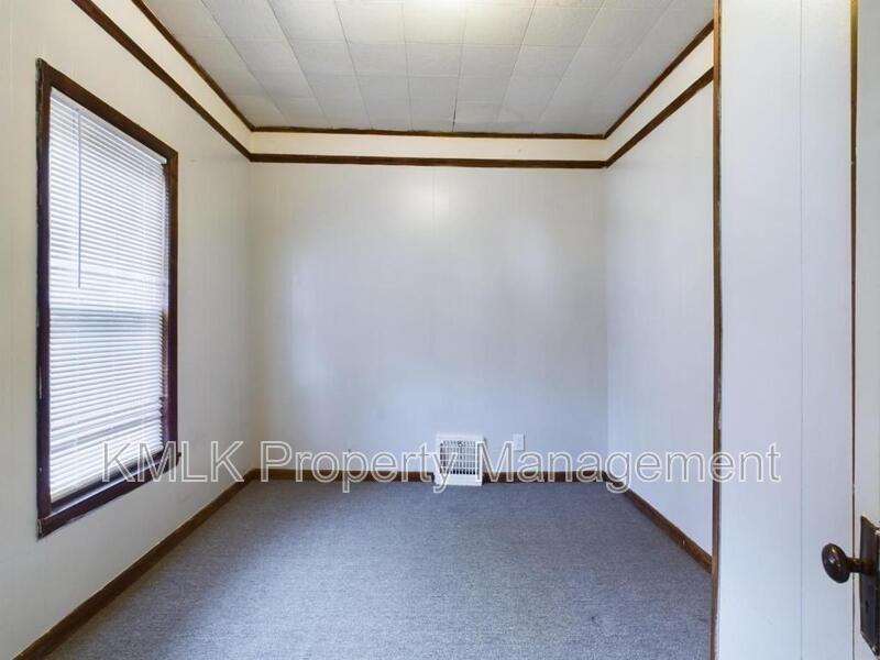 1128 Cordova Ave - Photo 7 of 26