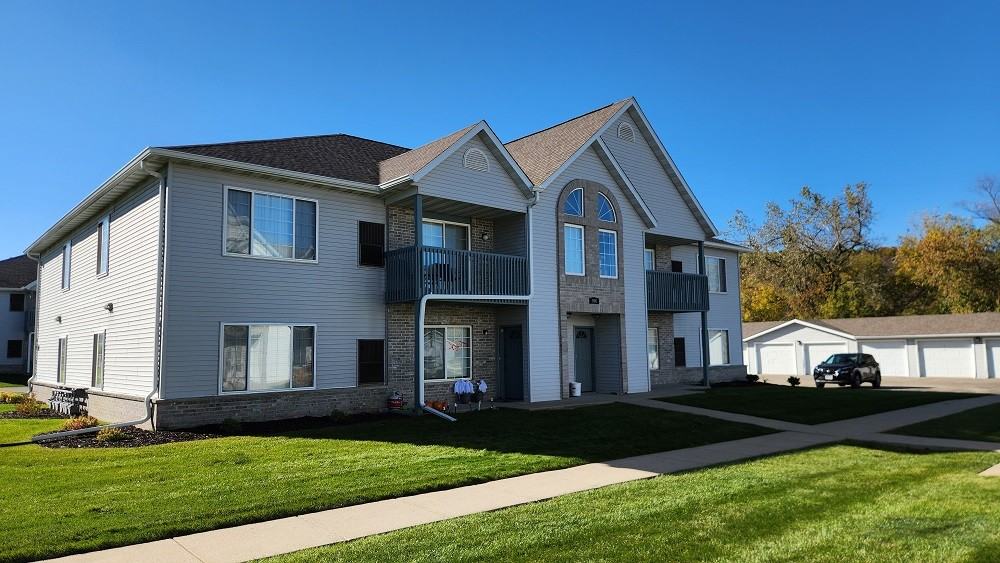 906 Fox Creek Dr - Photo 3 of 7