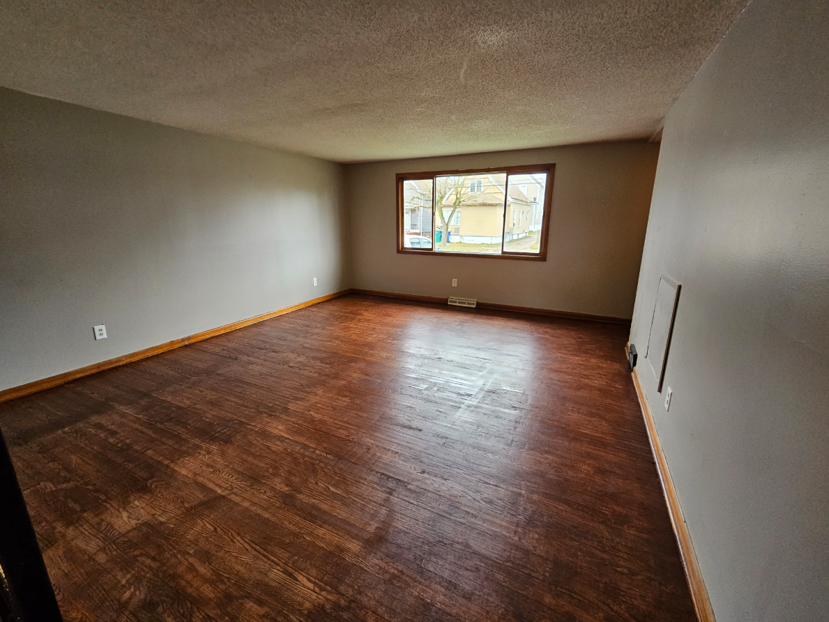 151 Edison Ave - Photo 3 of 13