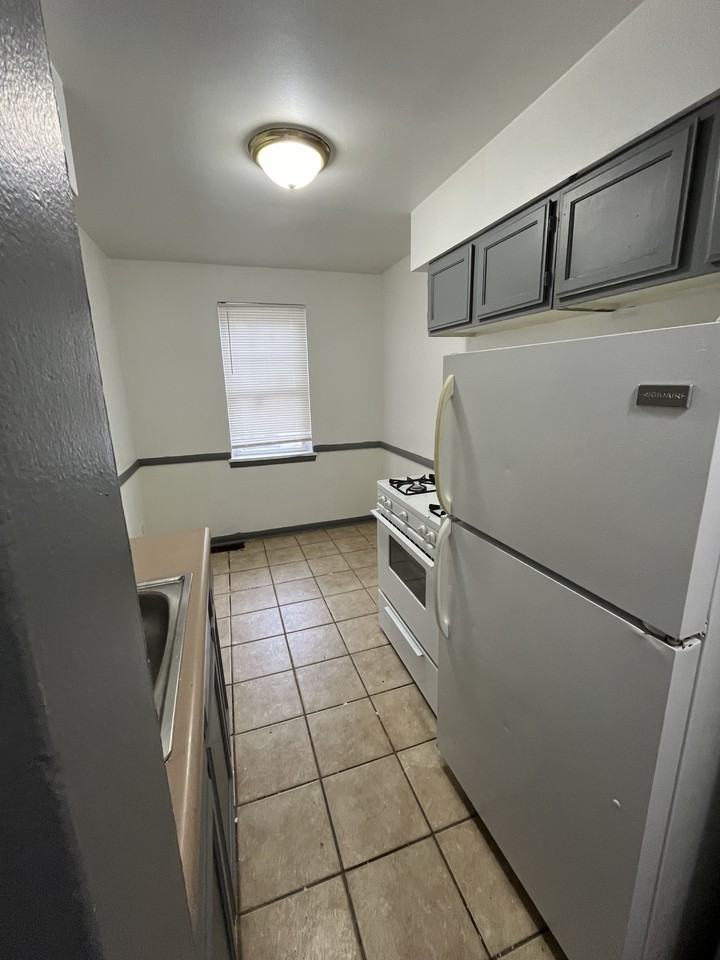 15985-15991 Nelacrest Rd - Photo 3 of 13