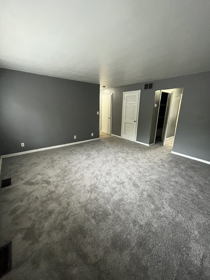 15985-15991 Nelacrest Rd - Photo 6 of 13