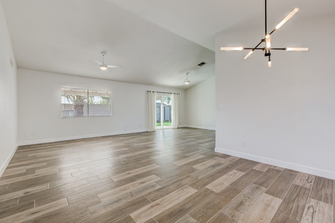 819 W Ross Ave - Photo 4 of 33