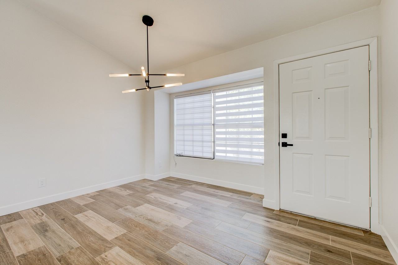 819 W Ross Ave - Photo 5 of 33