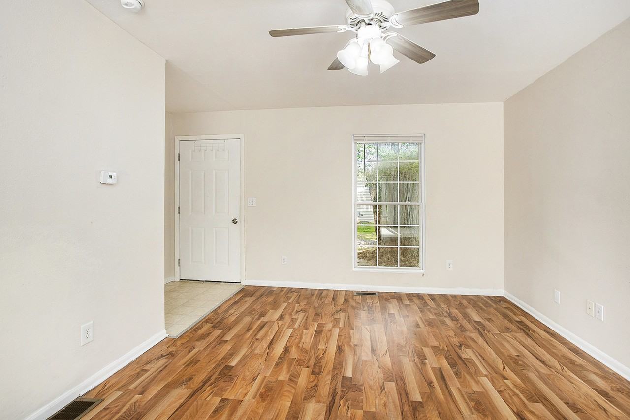 484 Florence Rd - Photo 3 of 16