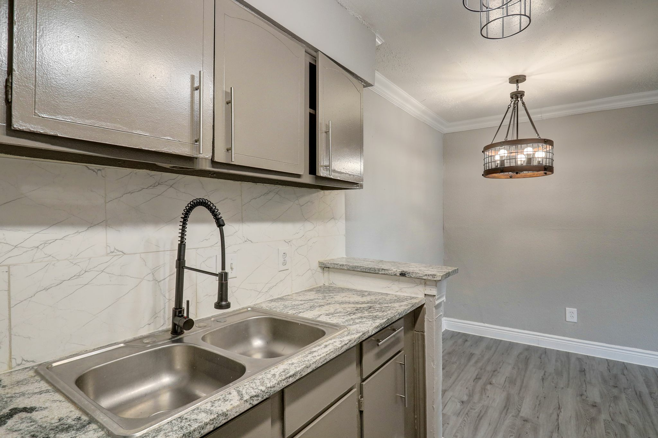 Camino Del Sol Apartments - Photo 4 of 50