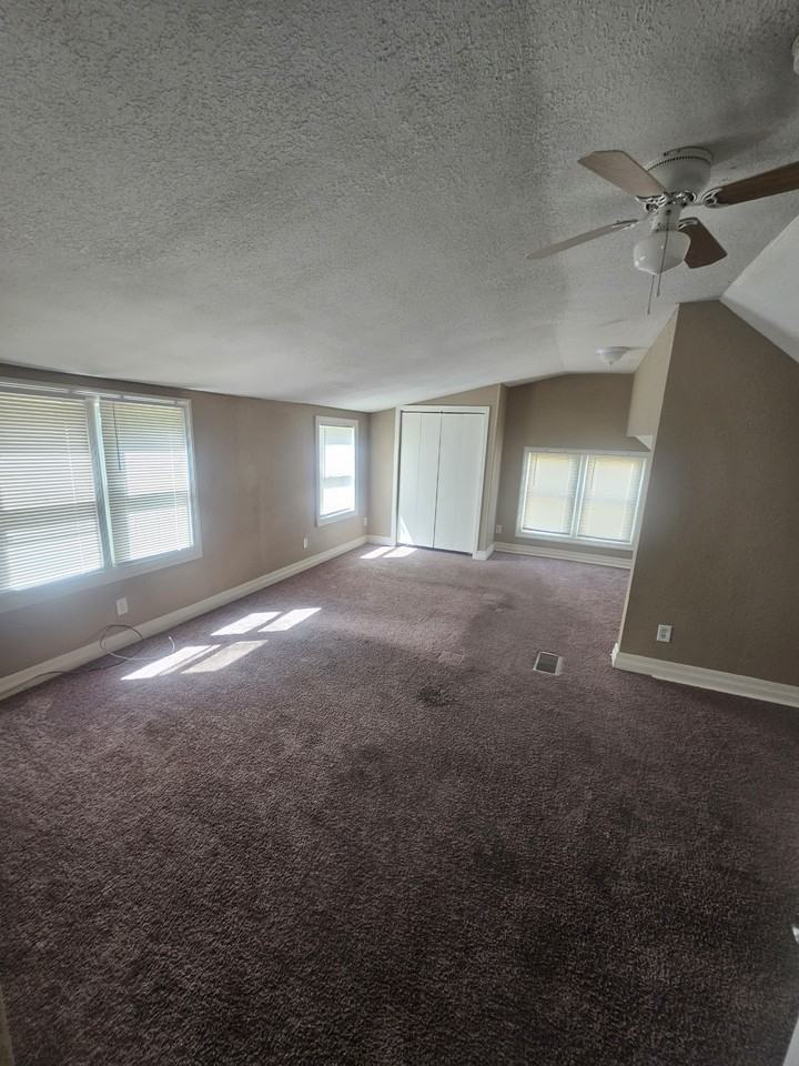 5211 E 40th St - Photo 3 of 10