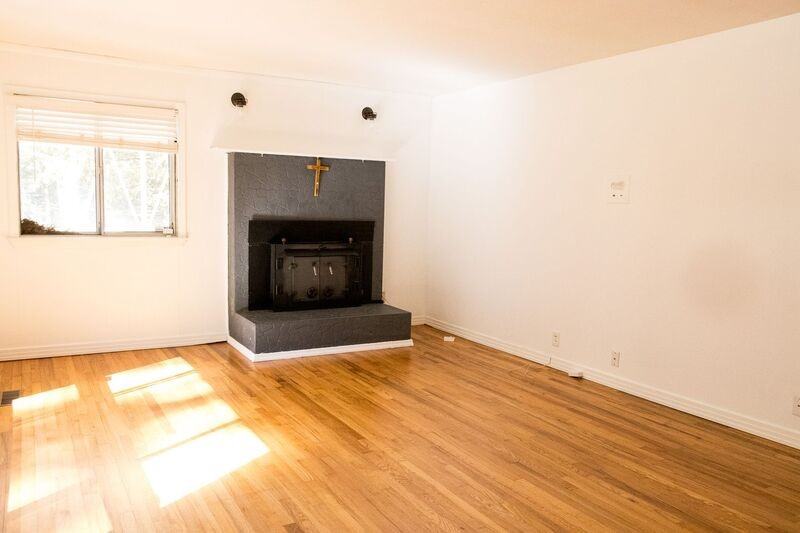 6113 Pythian Rd - Photo 3 of 24