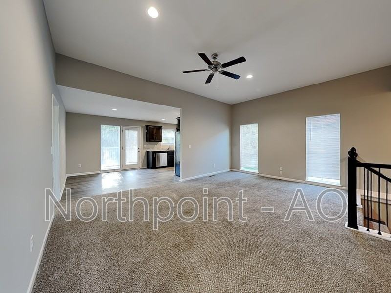 21724 Southcreek Ct - Photo 2 of 23