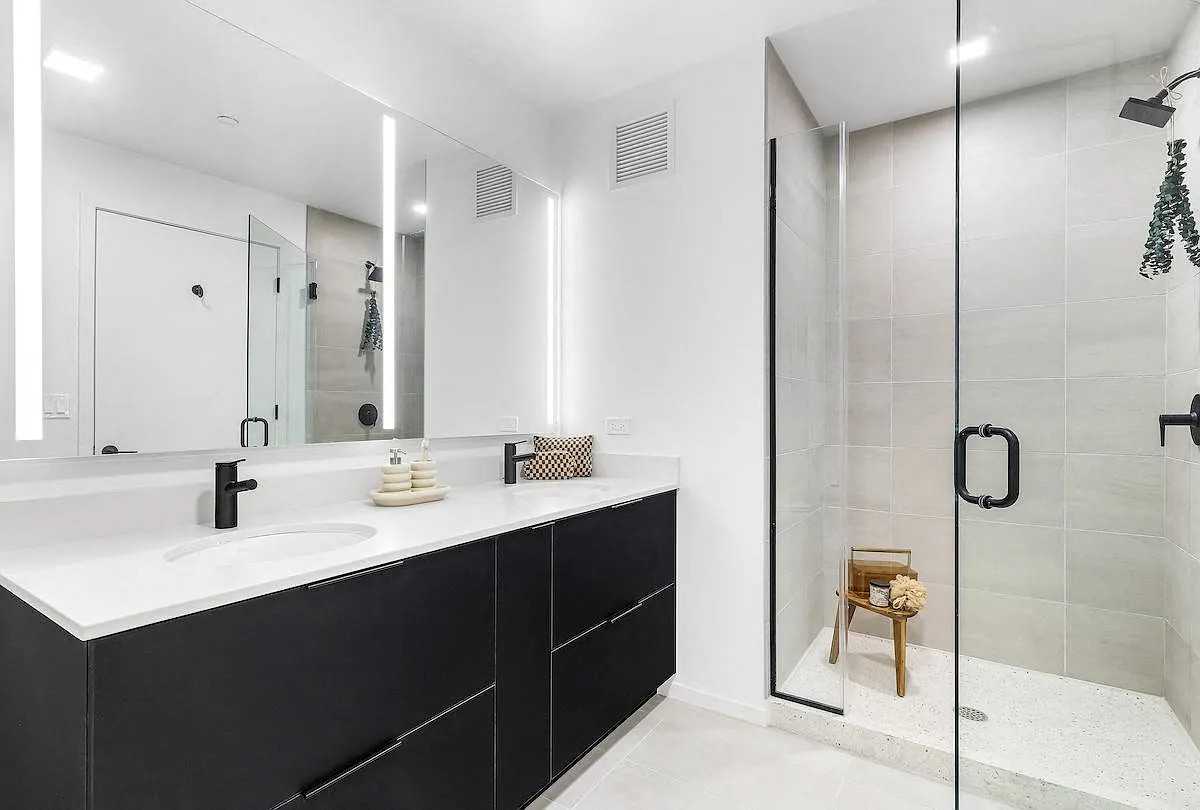 N Elizabeth St #2614 - Photo 5 of 31