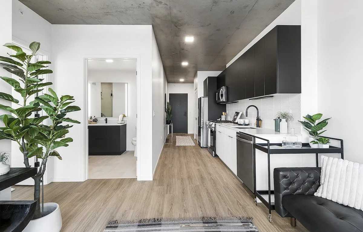 N Elizabeth St #2614 - Photo 7 of 31