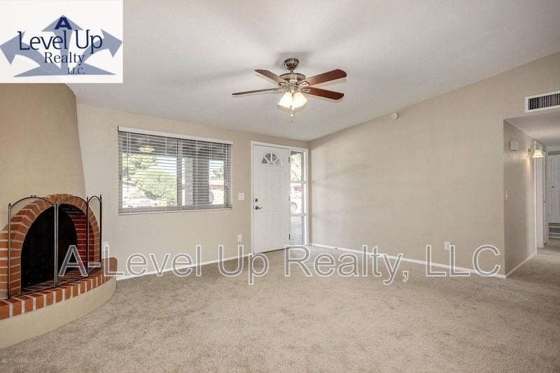 7532 N Rasmussen Ave - Photo 7 of 19