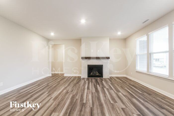 3725 Stable Ln - Photo 2 of 15