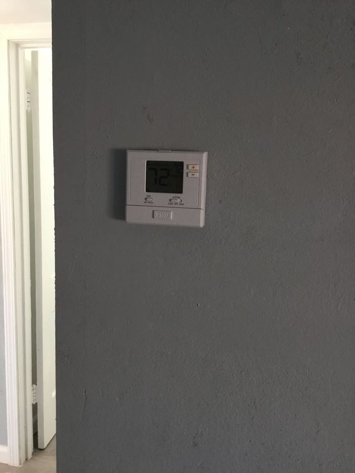 4020 Lynwood Ln - Photo 2 of 22