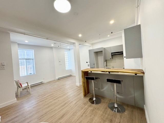 294 Rue du Square-Saint-Louis #103 - Photo 2 of 21