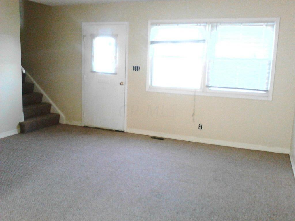 109 Buckeye Cir - Photo 2 of 14