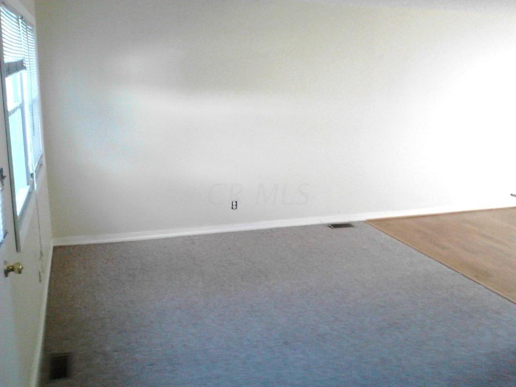 109 Buckeye Cir - Photo 3 of 14