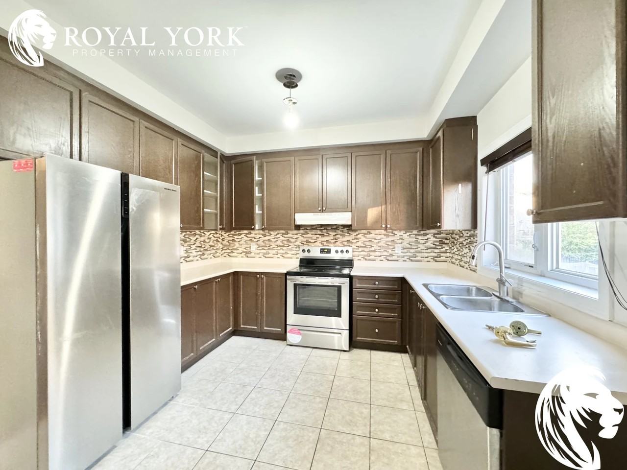 7 Freeland Hollow, Brampton, Ontario L6Y 0R6 - Photo 3 of 22