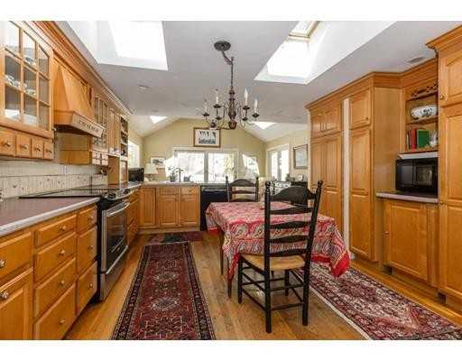 41 Oak St - Photo 3 of 12