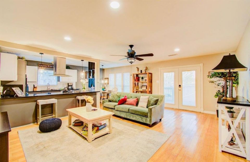 1063 Redfish St - Photo 2 of 20