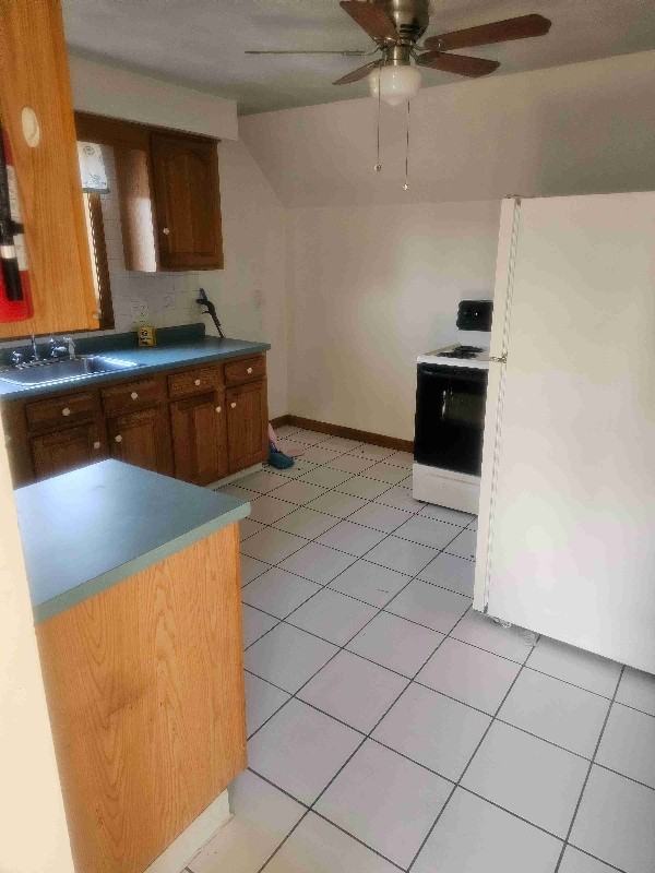 9 Lanes Ave #2 - Photo 3 of 10