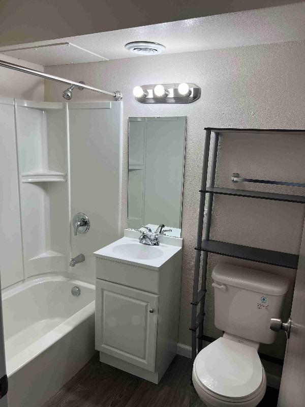 2919 W Wisconsin Ave - Photo 7 of 9