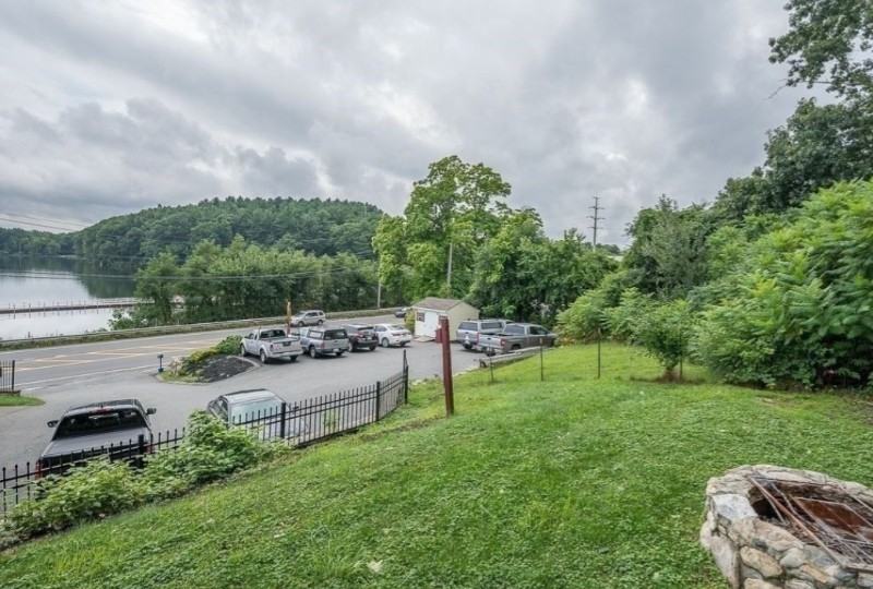 231 Lakeside Ave - Photo 4 of 7