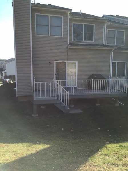 347 Summerhill Dr - Photo 2 of 2