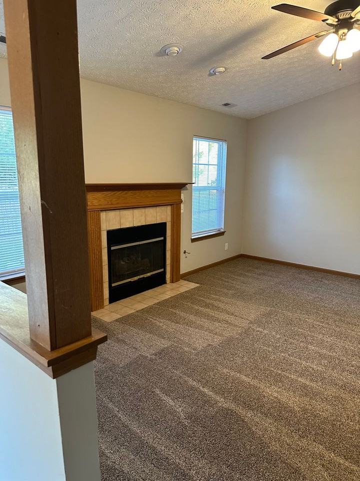 1828 Starks Cir - Photo 5 of 15