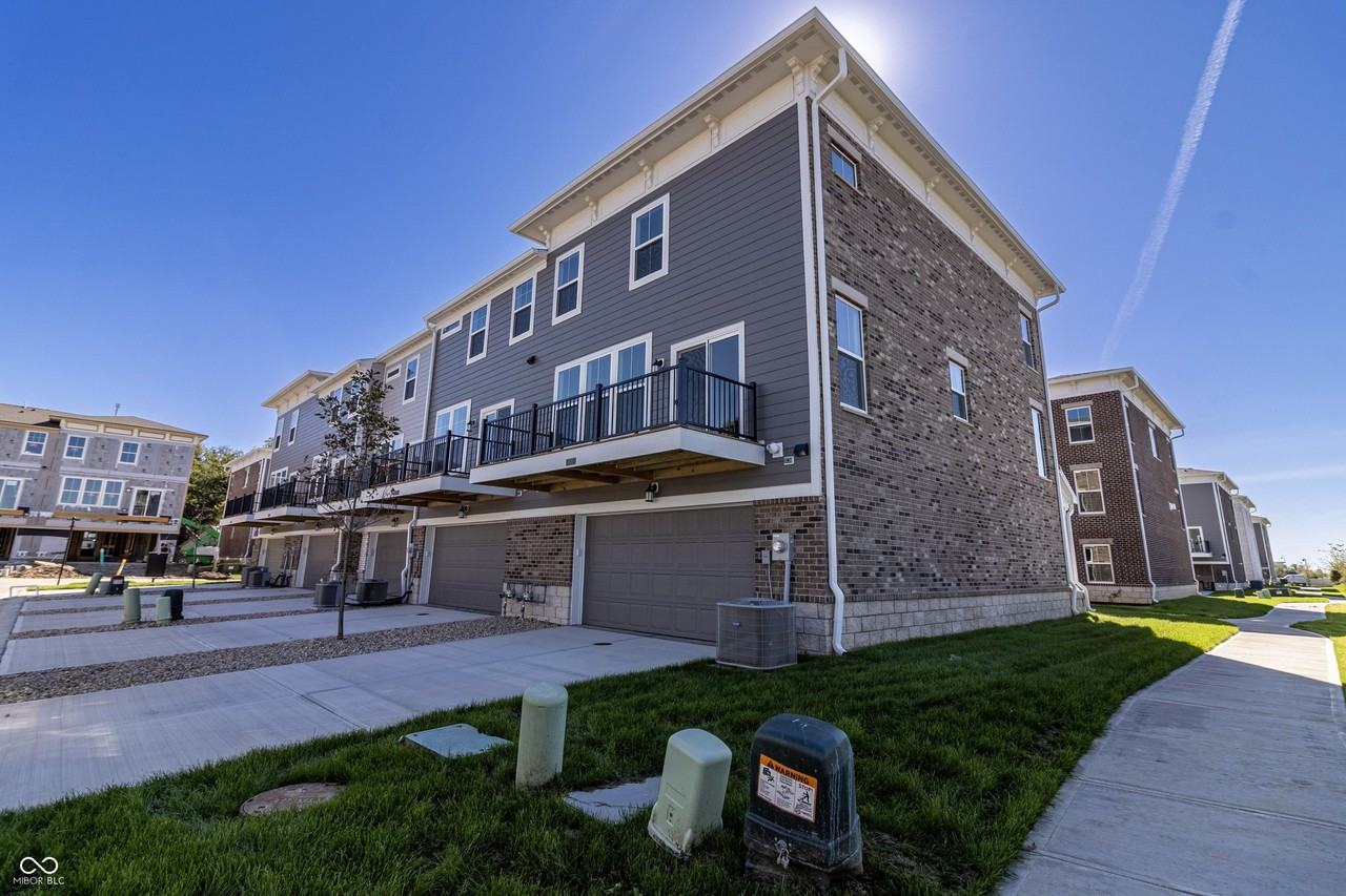 9315 Benton Drive - Photo 3 of 50