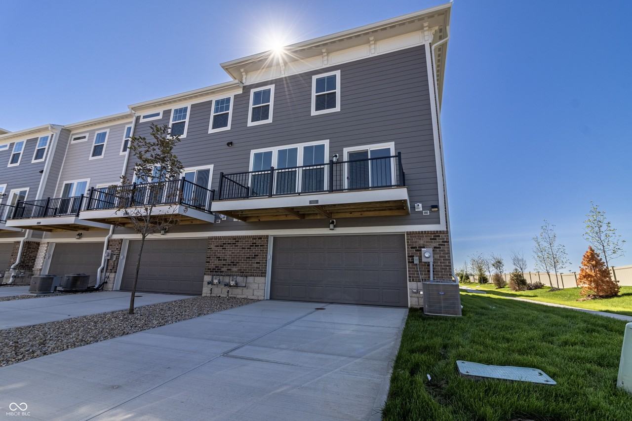 9315 Benton Drive - Photo 4 of 50