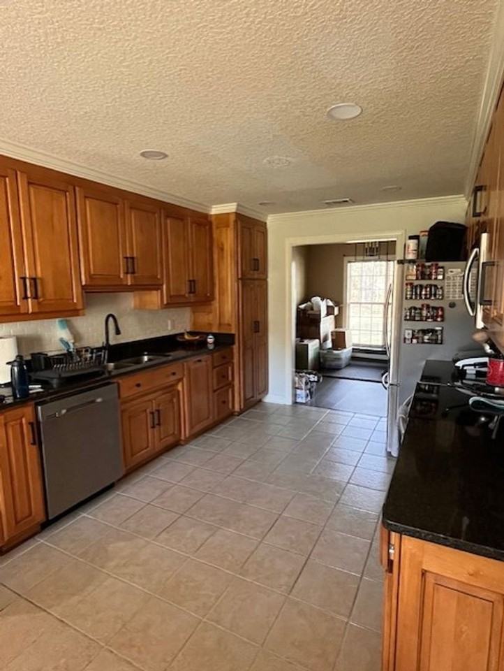 121 Boyette Rd - Photo 4 of 15