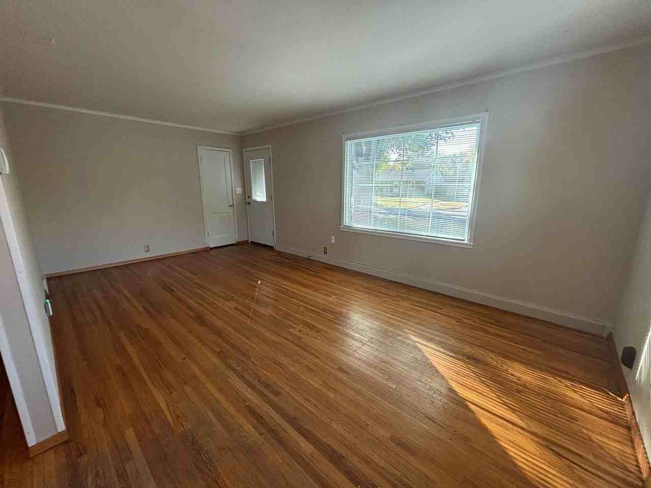 1653 2nd St N - Photo 3 of 23
