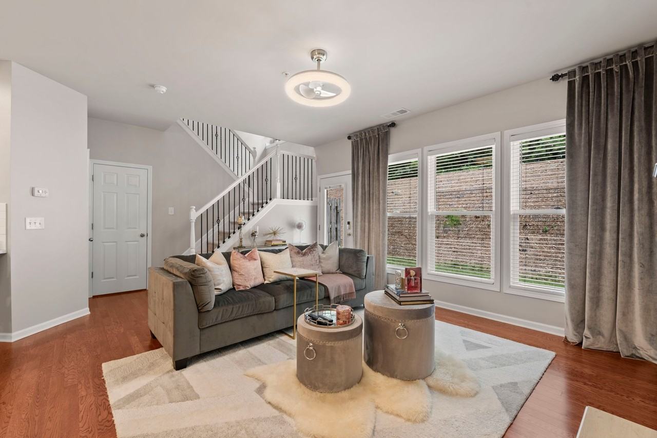 1673 Caswell Pkwy - Photo 5 of 34