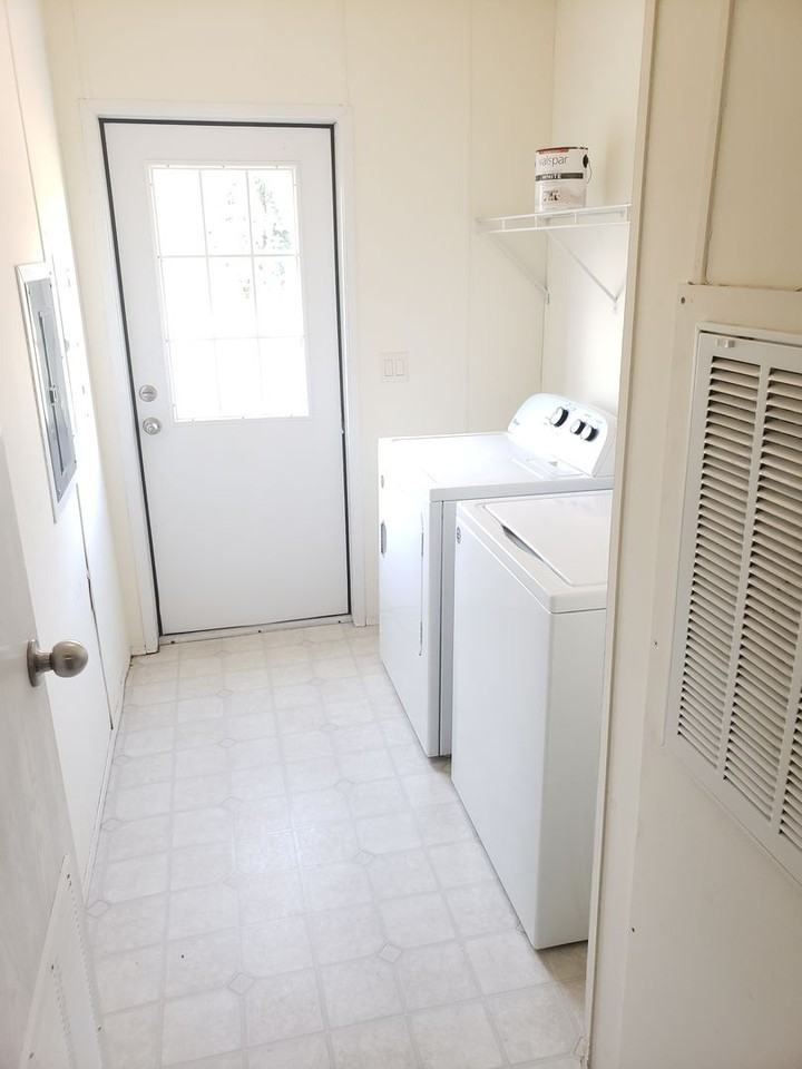 1248 Lloyds Rd - Photo 2 of 15