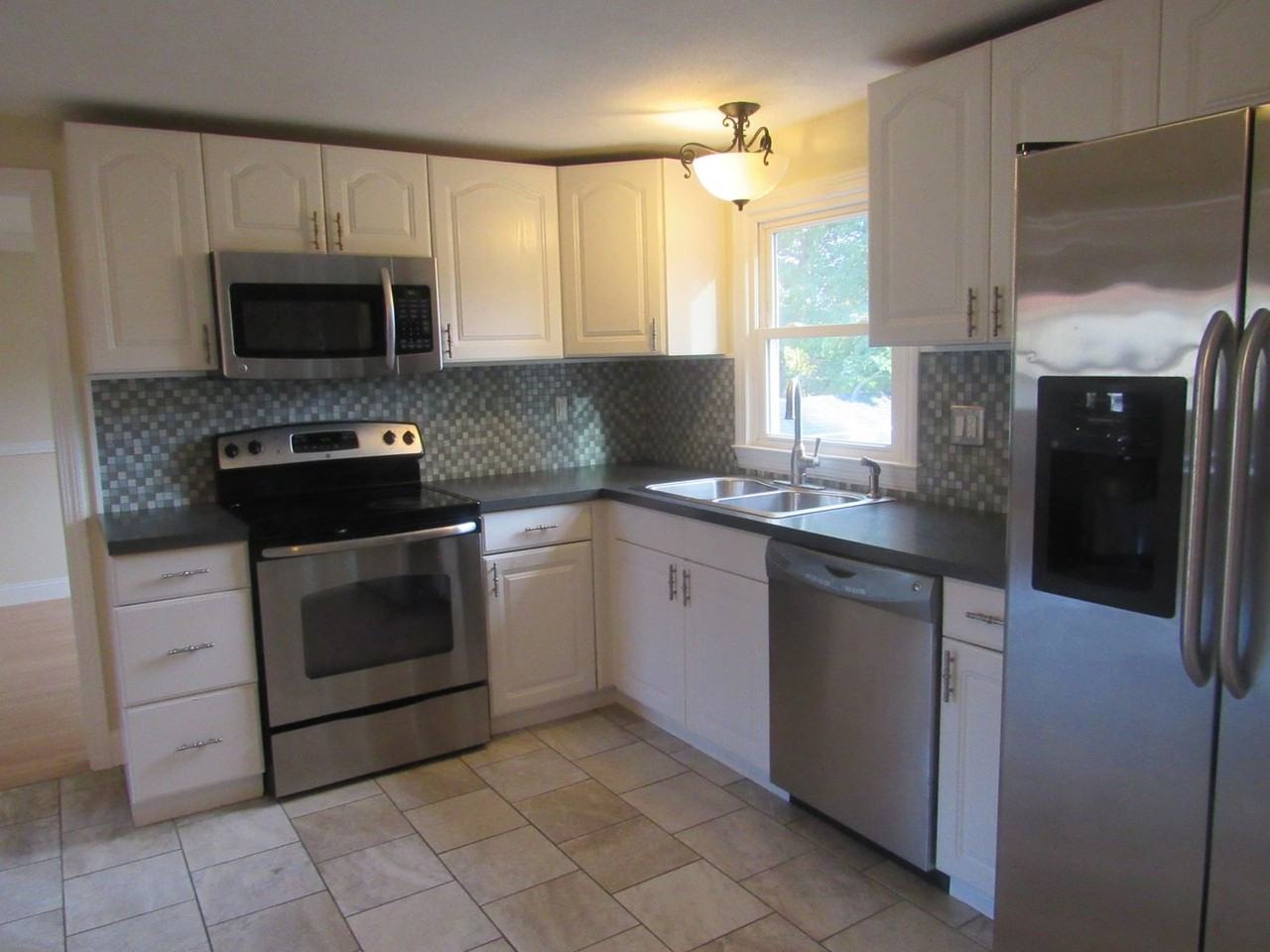 14 Veronica Ave - Photo 3 of 24