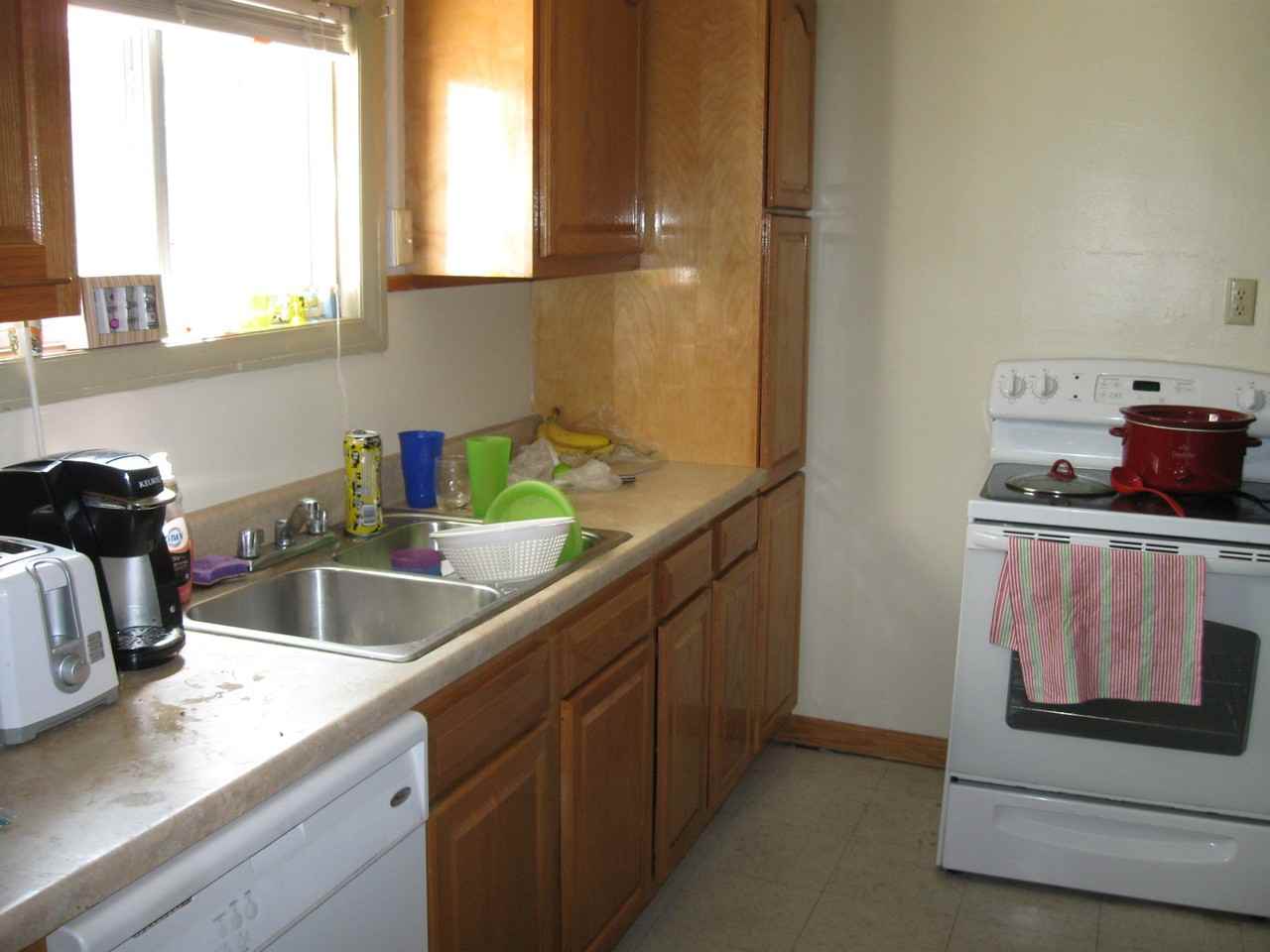 328 W Nittany Ave - Photo 3 of 13