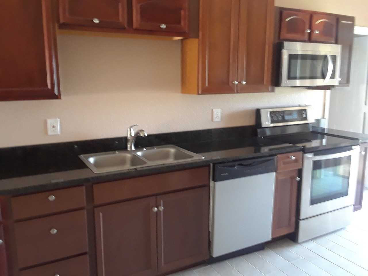 106 Berger Ct - Photo 3 of 10