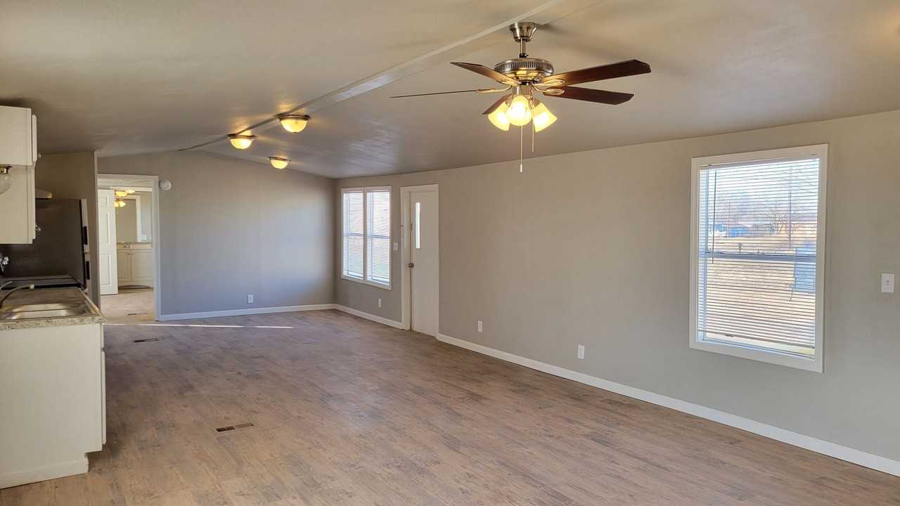 1355 S 13th St - Photo 4 of 18