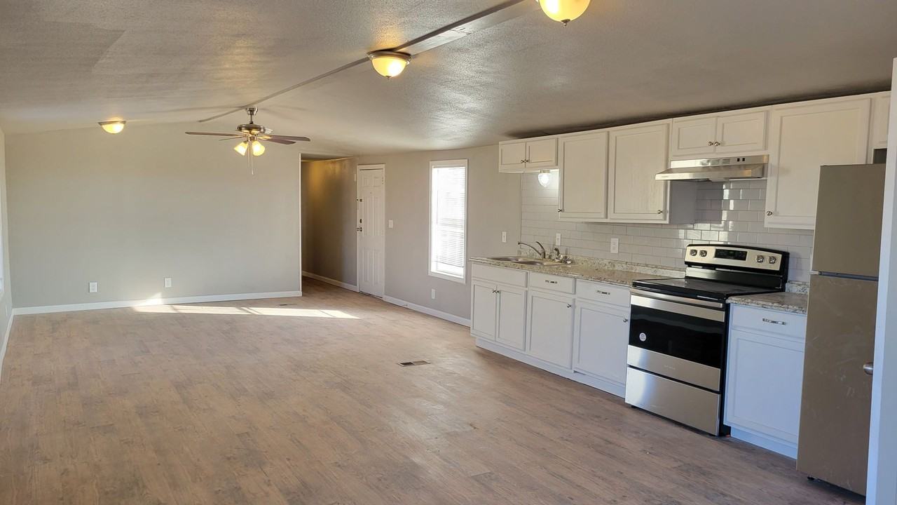 1355 S 13th St - Photo 7 of 18