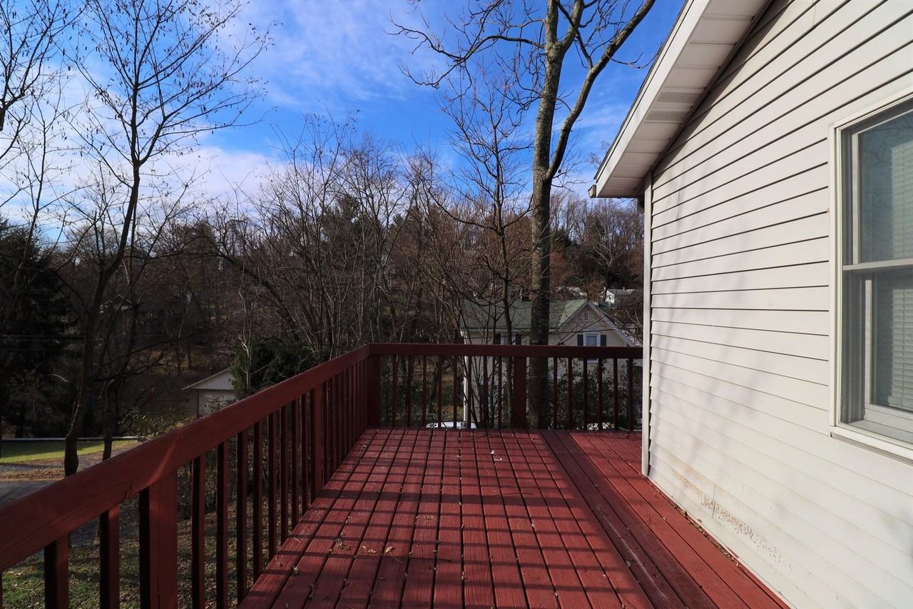 1032 Ridgeway Ave - Photo 3 of 19