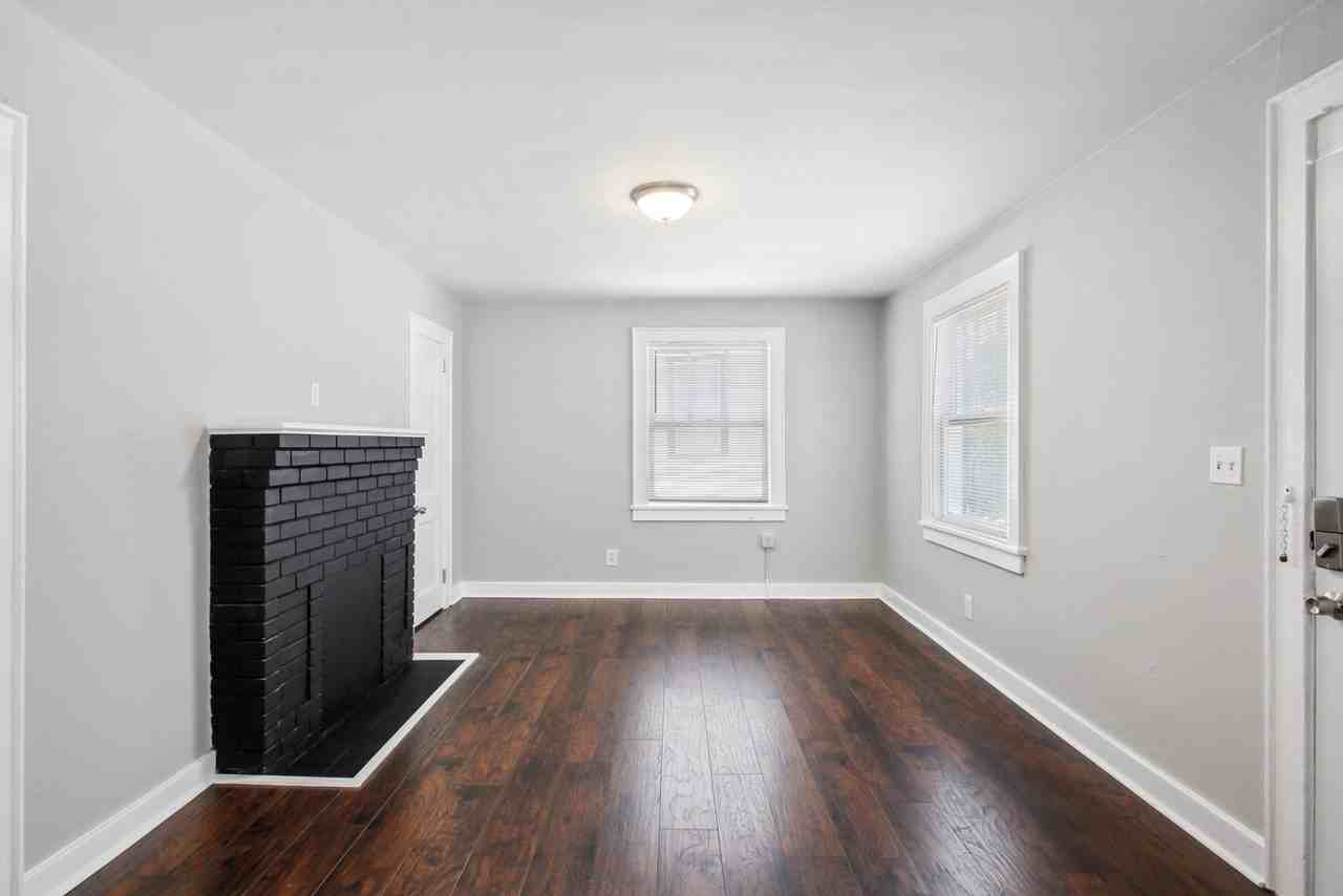 815 E 33rd St - Photo 4 of 8