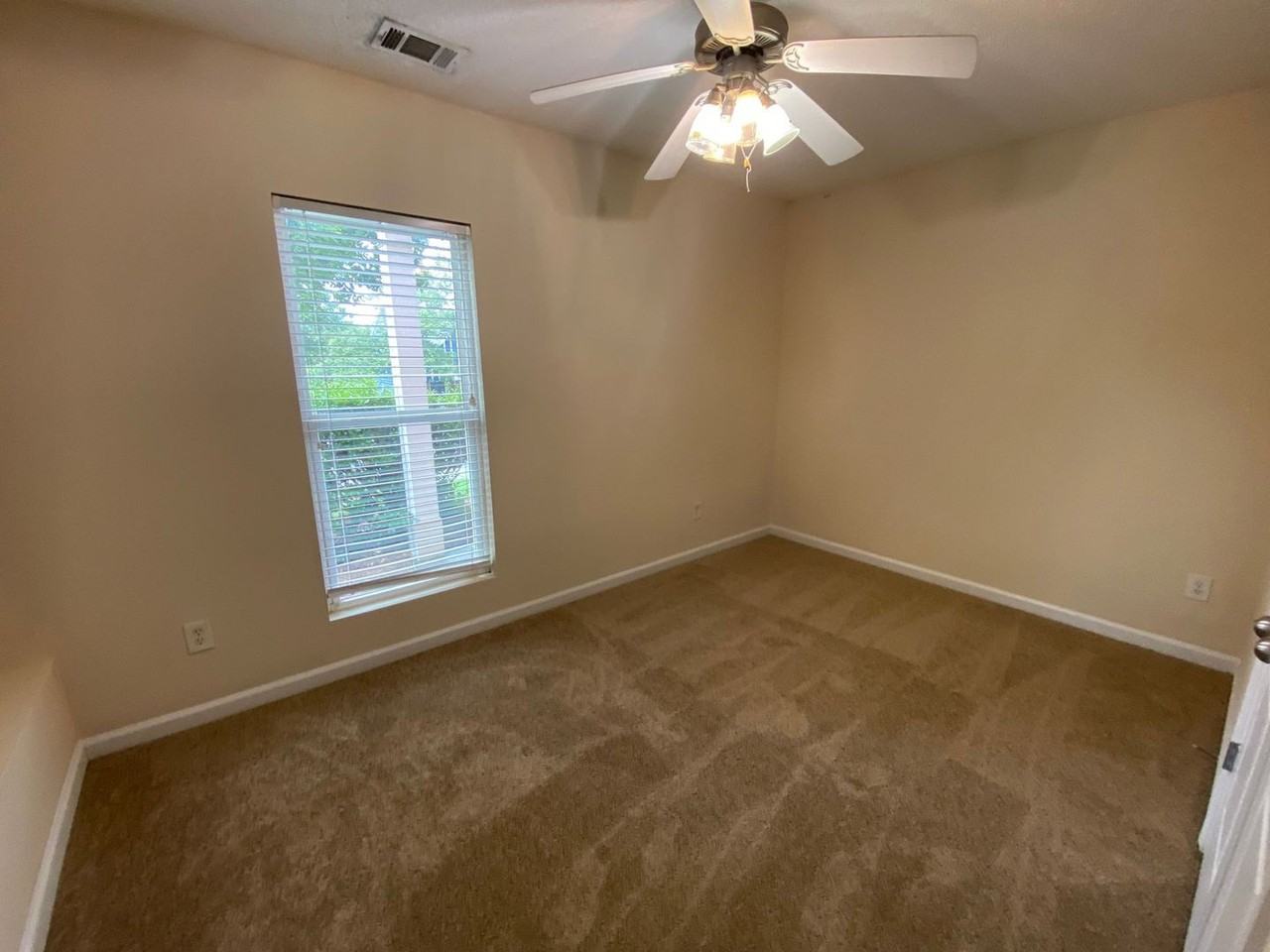 213 Fern Ridge Ct - Photo 4 of 15