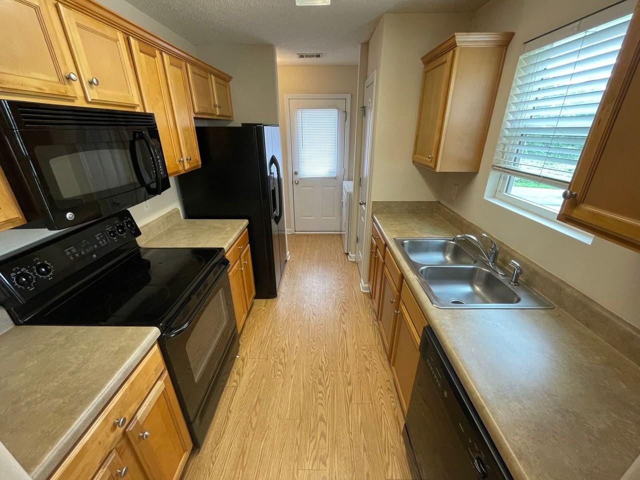 224 Fern Ridge Ct - Photo 2 of 16