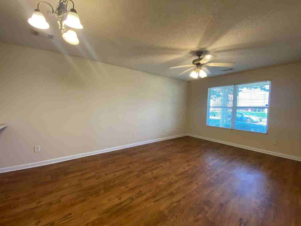 354 Bridgewater Cir - Photo 2 of 16