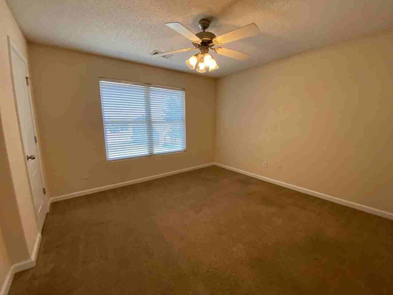 354 Bridgewater Cir - Photo 4 of 16